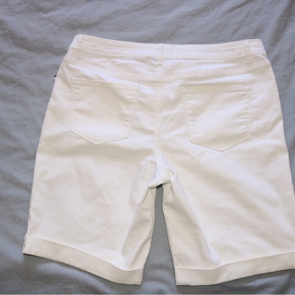 White Apt 9 Bermuda Shorts sz 12 - Picture 6 of 6